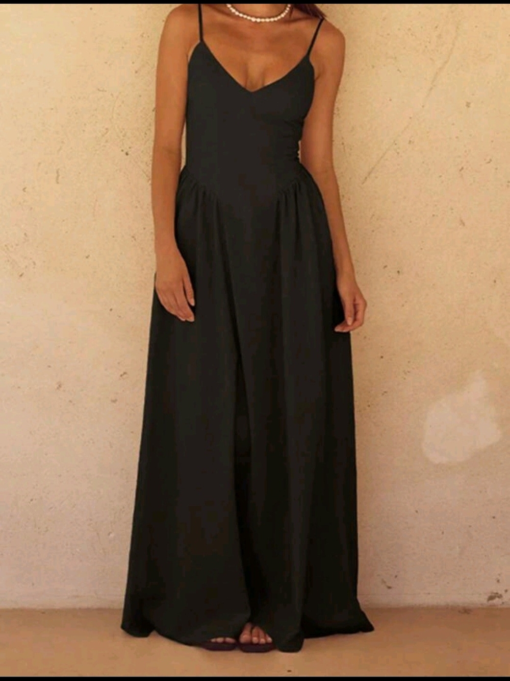 Elegant Black Maxi Slip Dress with Spaghetti Straps
